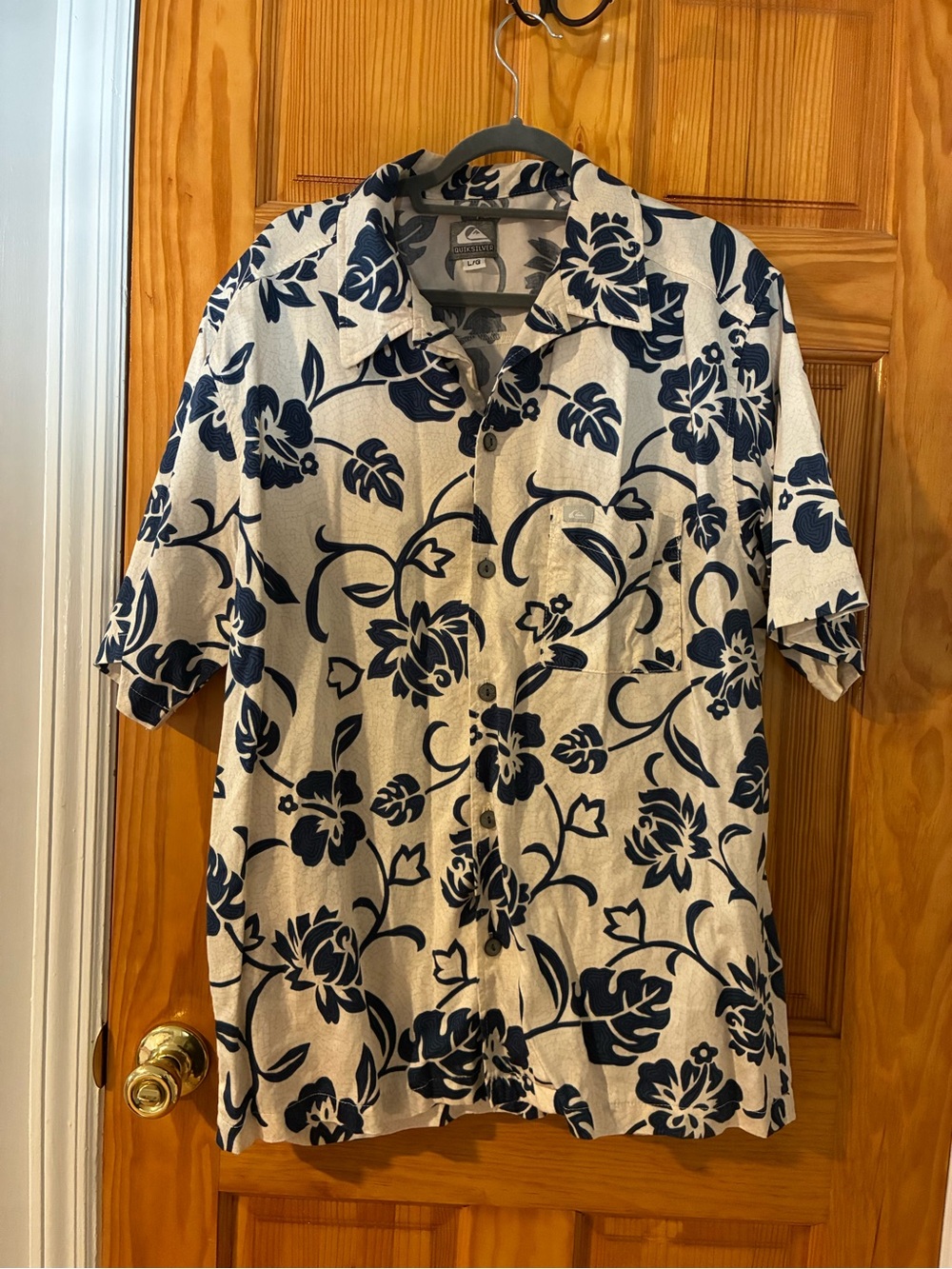 Vintage 90s Quiksilver Men's Navy Floral Short Sleeve Button-Down on Cream